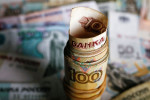 Russian rouble heads towards five-month low against dollar