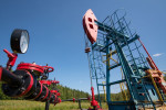 Oil prices steady with trade talks in focus