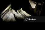 Dólar oscila pouco após entrada em vigor de tarifas dos EUA sobre parceiros