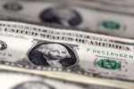 Dólar volta a subir e supera R$4,70 com exterior