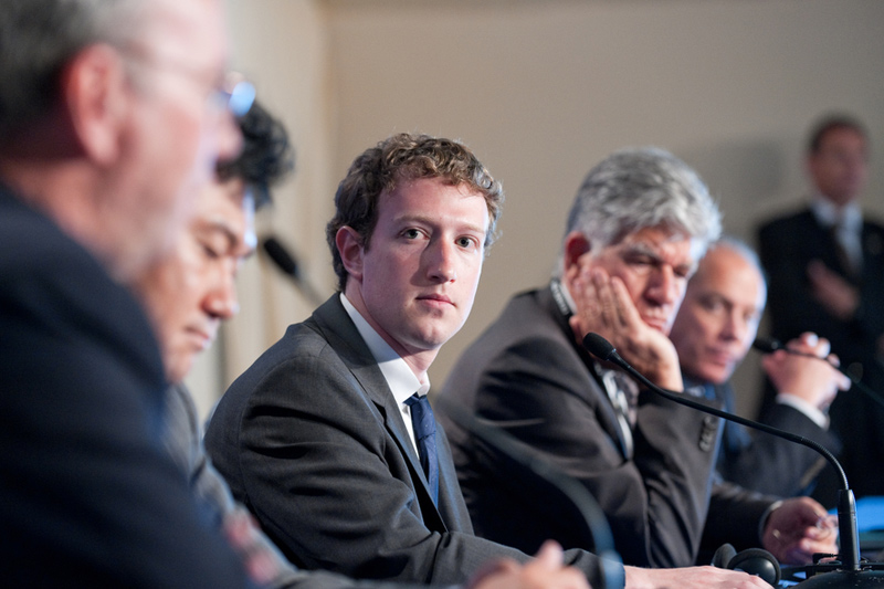 &copy; Reuters Analistas aprueban la fuerte inversión de Facebook, pero los inversores no