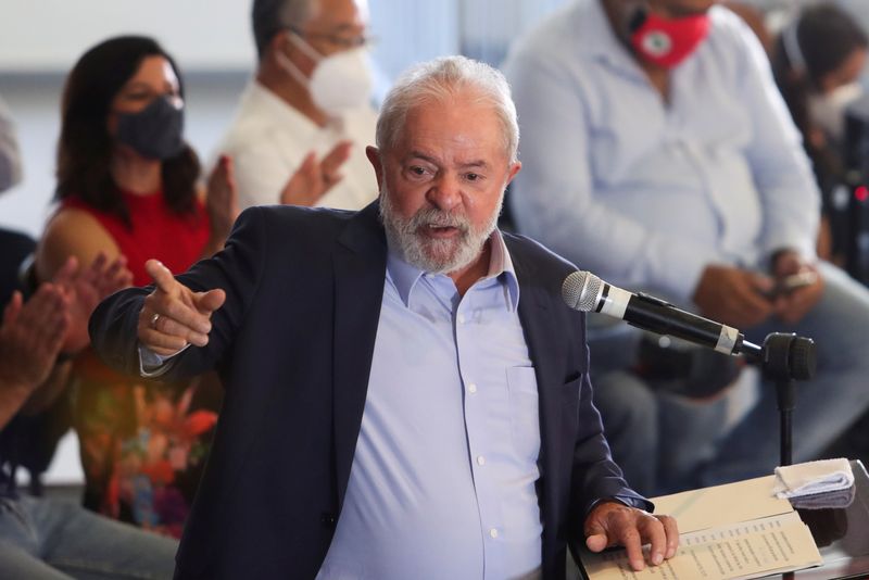 &copy; Reuters Lula diz que terá que fazer varredura no Palácio da Alvorada antes de se mudar
