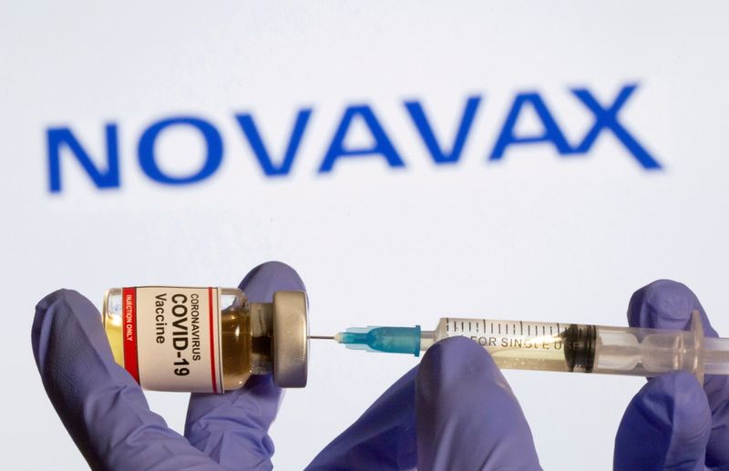 Novavax recua após pedido de uso emergencial da vacina para Covid levará mais um mês