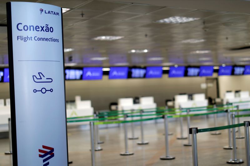 &copy; Reuters Com greve geral marcada na Argentina, Gol e Latam cancelam voos para o país no dia 24/1