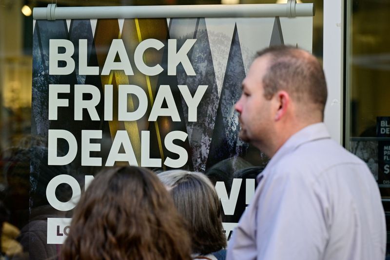 Sprzedaż w Black Friday budzi nadzieję wśród inwestorów