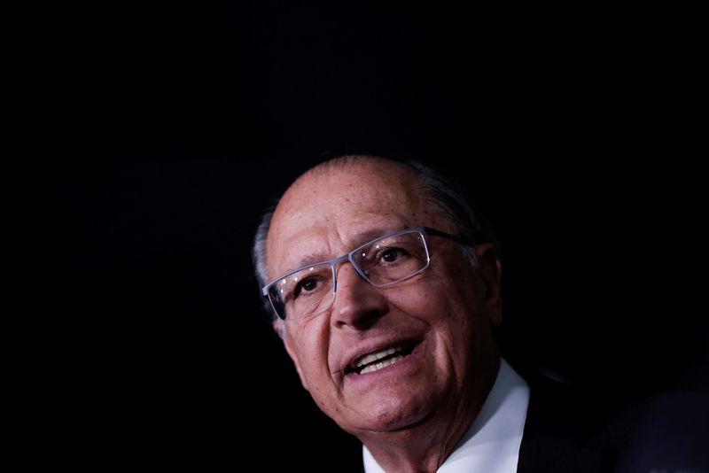 &copy; Reuters Na Fiesp, Alckmin defende programa de financiamento das exportações