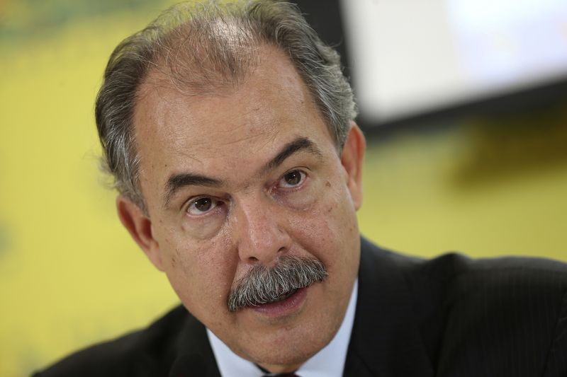 &copy; Reuters Convite para Mercadante comandar a Petrobras preocupa o mercado