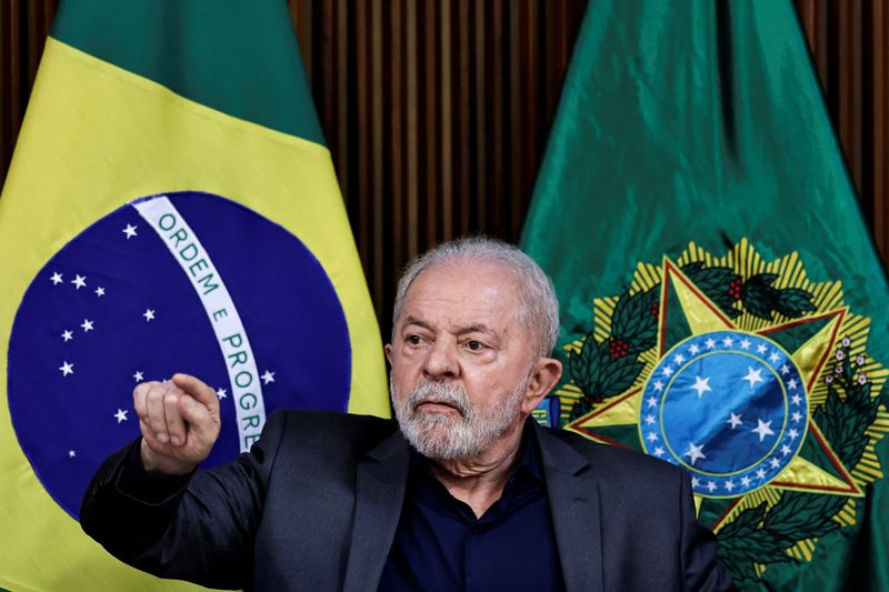 &copy; Reuters Filho de Lula apaga post e se retrata após culpar Eduardo Leite por tragédia no RS