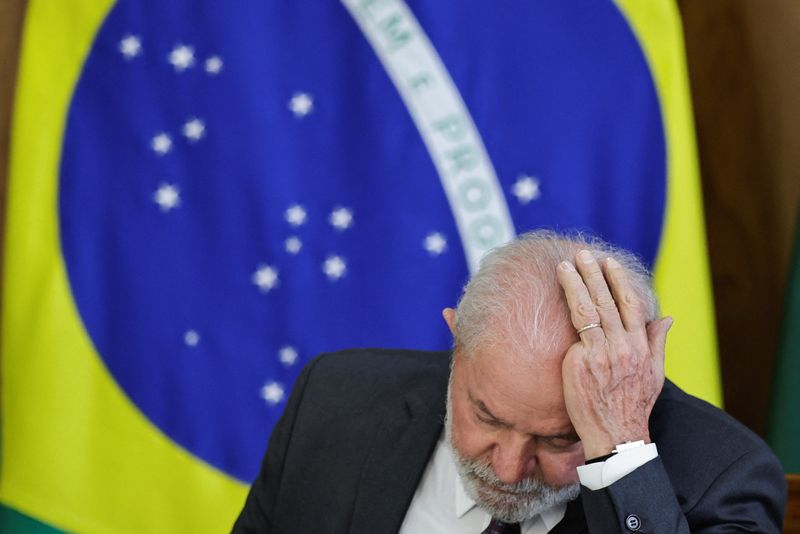 &copy; Reuters Lula não cumpriu o que me prometeu, diz cacique Raoni