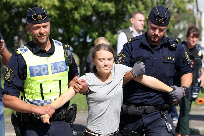 &copy; Reuters Greta Thurnberg arrested as fossil fuel gathering sparks protests in London