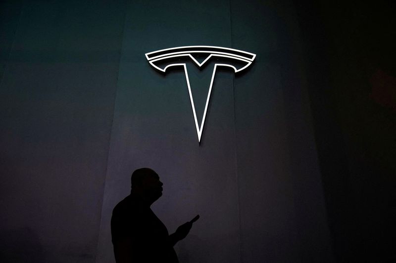 &copy; Reuters Tesla recibe luz verde para construir fábrica de baterías de almacenamiento en Shanghái
