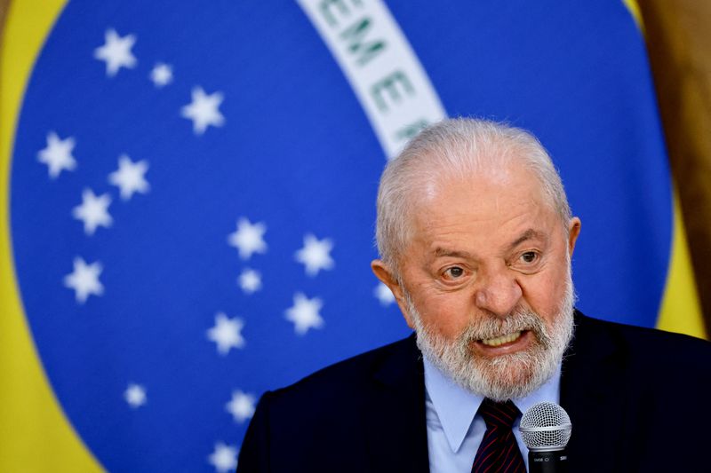 &copy; Reuters Lula dá bronca em ministros: “Não é cada um dá sua ideia”
