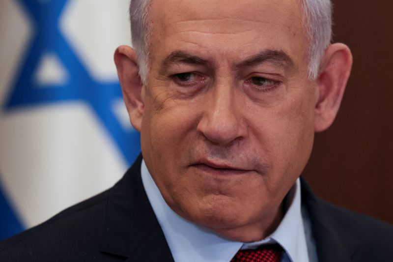 &copy; Reuters Direita ameaça romper com Netanyahu caso aceite cessar-fogo em Gaza