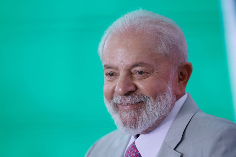 &copy; Reuters Lula: Esse País poderia ser muito mais poderoso se não tivéssemos complexo de vira-lata