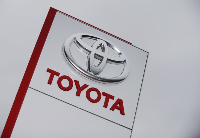 Toyota, affiliates to offload some $1 billion in Aisin shares