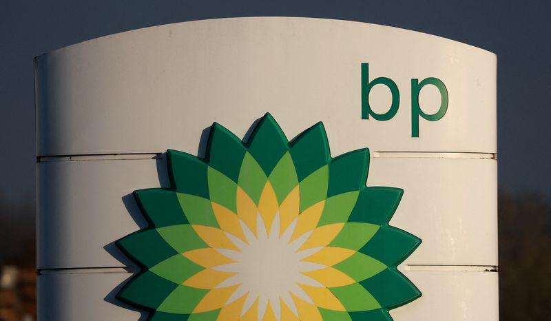 &copy; Reuters BP’s weakest earnings in years: should investors buy the stock amid lower oil prices?