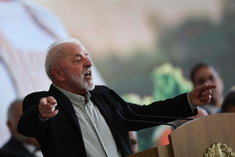 &copy; Reuters Lula diz que será cada vez mais “esquerdista e socialista”