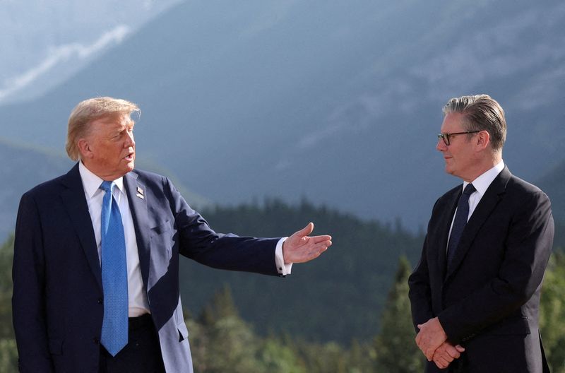 &copy; Reuters Trump afirma ter assinado 'grande acordo comercial' com o Reino Unido