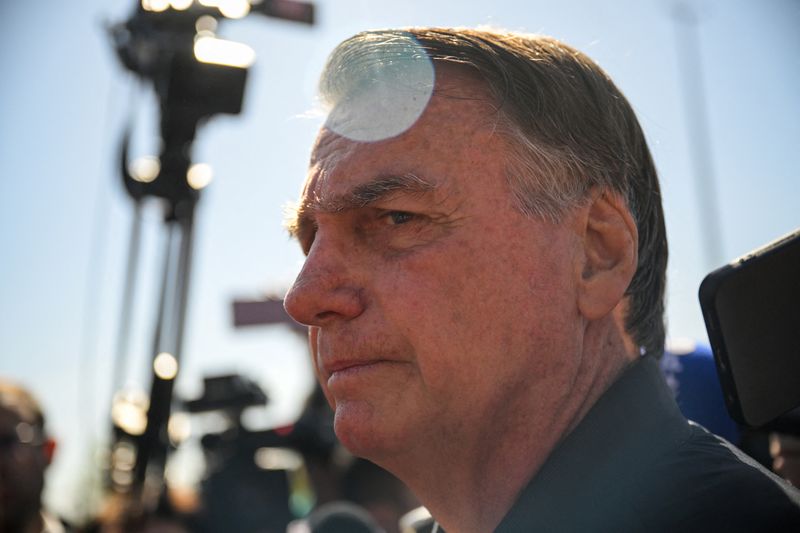 &copy; Reuters Eduardo nos EUA: embate com STF desencadeou tornozeleira em Bolsonaro