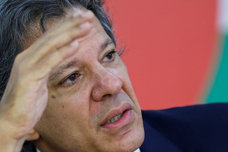 &copy; Reuters Haddad diz esperar apoio do PT e fala em credibilidade para ativos voltarem a \'patamar normal\'