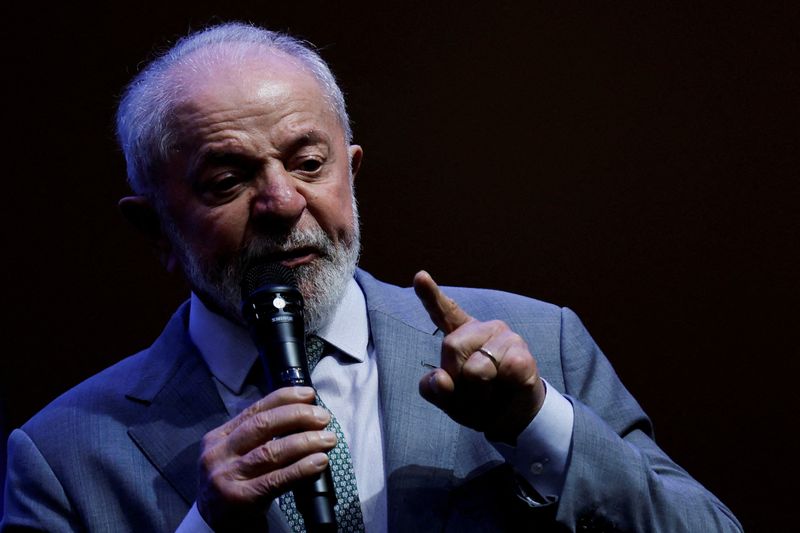 &copy; Reuters Lula diz que economia continuará crescendo em 2025 e que cuidará dos preços dos alimentos