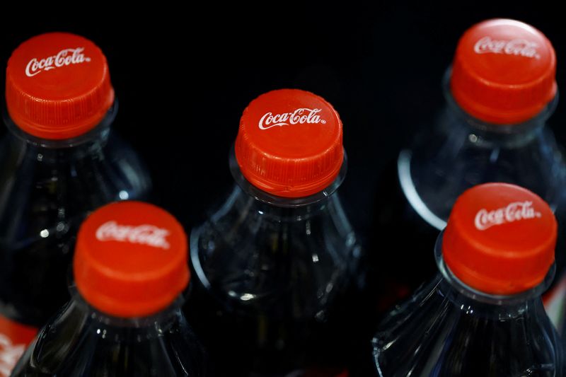 &copy; Reuters Coca-Cola atende pedido de Trump e confirma que lançará refrigerante com açúcar de cana nos EUA