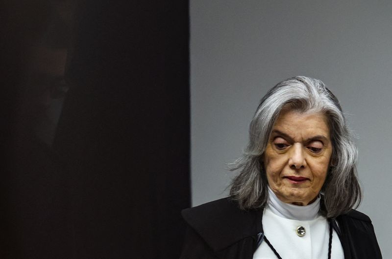 &copy; Reuters Cármen Lúcia defende Judiciário e fala que democracia segue “inabalada”
