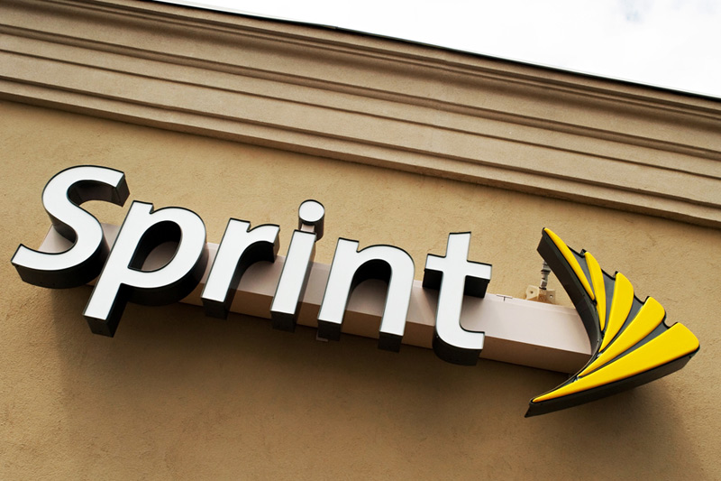 Sprint first-quarter revenue top estimate as network upgrade progresses