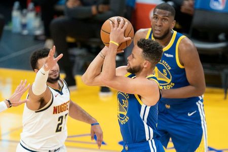 NBA roundup: Stephen Curry (53) makes Warriors history in win By Reuters