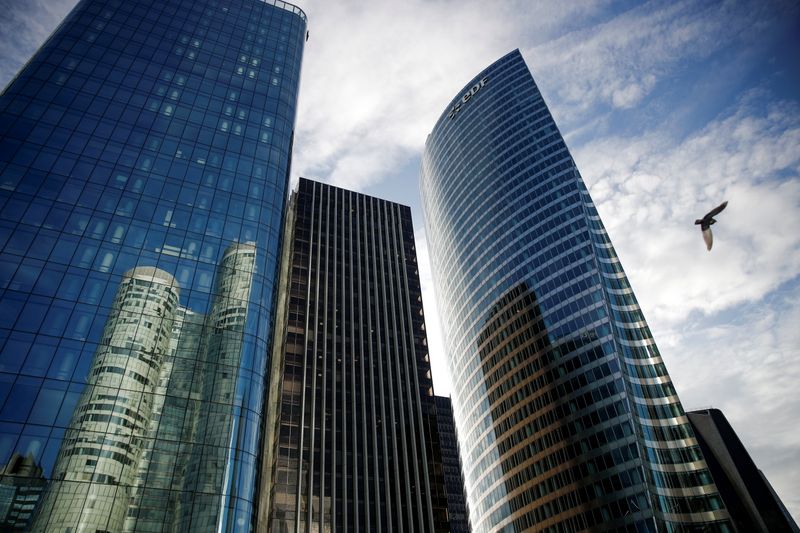 &copy; Reuters. FILE PHOTO: Office buildings are seen at the financial and business district of La Defense, amid the outbreak of the coronavirus disease (COVID-19), in Paris, France, November 9, 2020. REUTERS/Benoit Tessier