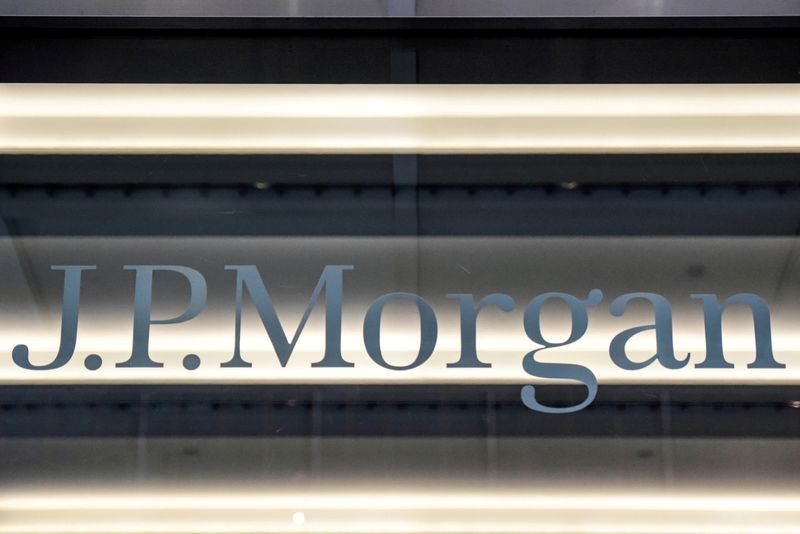 © Reuters. FILE PHOTO: A JPMorgan logo is seen in New York City, U.S., January 10, 2017. REUTERS/Stephanie Keith/File Photo