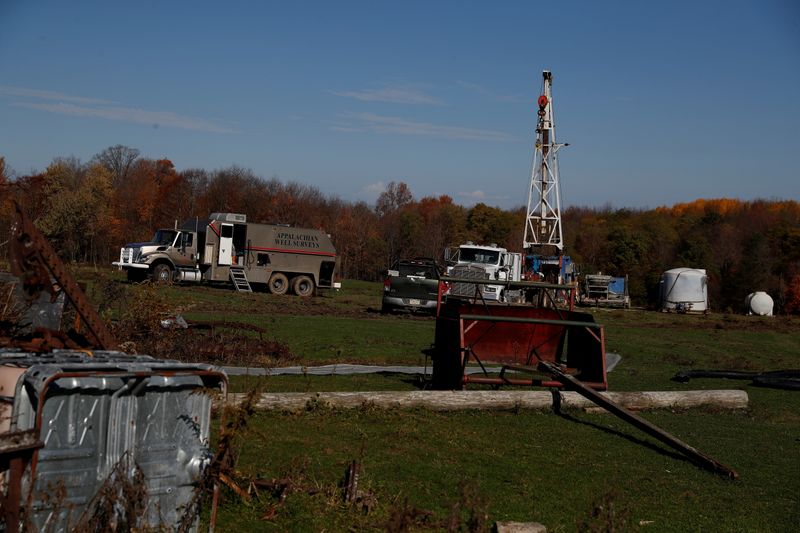&copy; Reuters. FILE PHOTO: A view of a well site which sits atop the natural gas-rich Marcellus shale formation in Western Pennsylvania outside of Union City, Pennsylvania, U.S., October 23, 2020.  REUTERS/Shannon Stapleton/File Photo