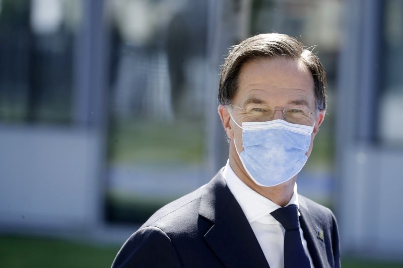 &copy; Reuters. オランダのルッテ首相は１２日、新型コロナウイルス感染拡大抑制策を早期に解除し、感染が再度急拡大したことについて謝罪した。写真はルッテ首相。６月１４日撮影（２０２１年　ロイ