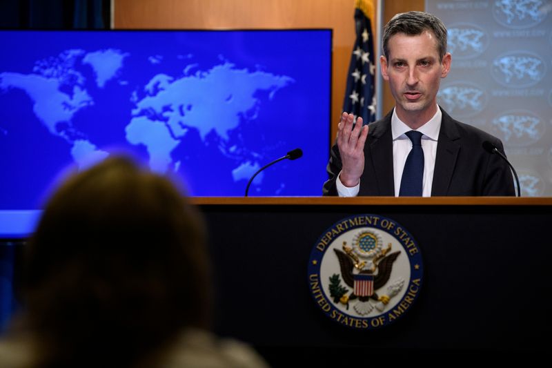 &copy; Reuters. نيد برايس المتحدث باسم وزارة الخارجية الأمريكية خلال افادة صحفية في مقر الوزارة بواشنطن يوم الثاني من فبراير شباط 2021. صورة لرويترز من ممثل ل