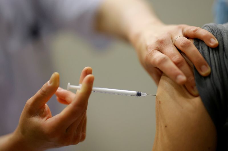 &copy; Reuters. Campanha de vacinação contra Covid-19 em Angers
 13/4/2021   REUTERS/Stephane Mahe