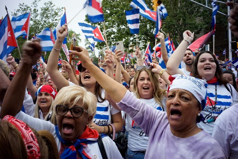 &copy; Reuters. Cubanos exilados se manifestam em Nova Jersey após protestos em Cuba
 13/7/2021   REUTERS/Eduardo Munoz