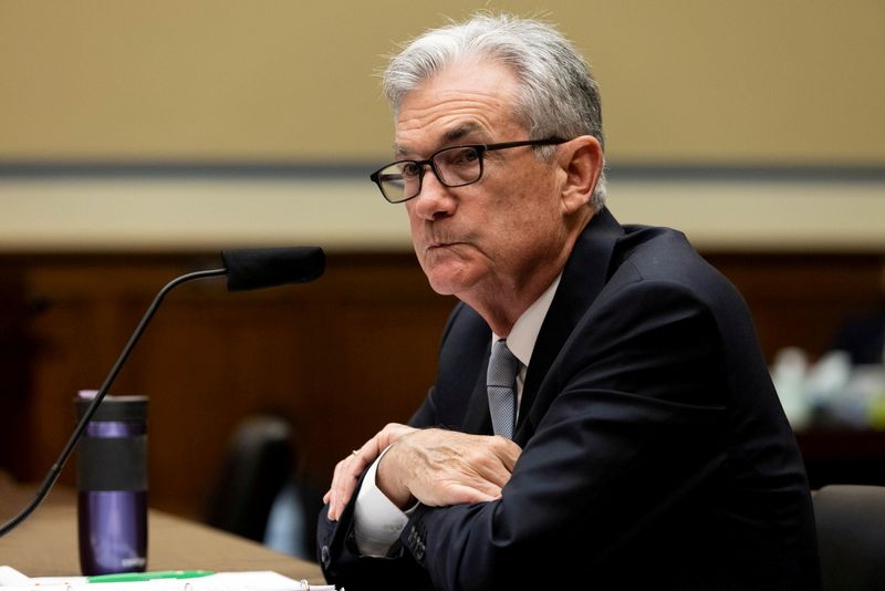 &copy; Reuters. FOTO DE ARCHIVO: El presidente de la Reserva Federal de los Estados Unidos, Jerome Powell, durante su comparecencia ante una subcomisión parlamentaria en Washington D. C., EEUU, el 22 de junio de 2021. Graeme Jennings/Pool vía REUTERS