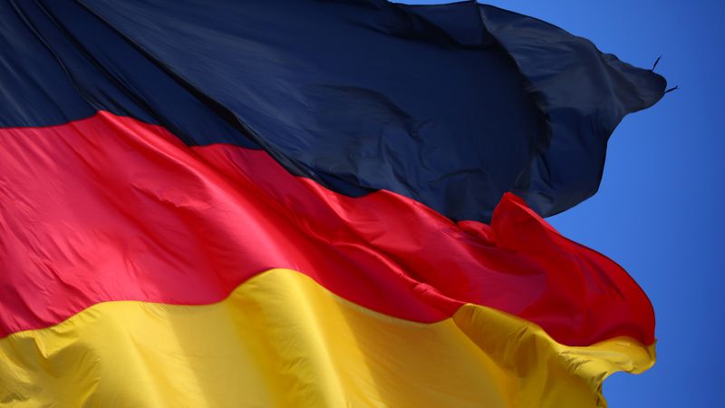 &copy; Reuters. Una bandiera tedesca a Berlino. REUTERS/Hannibal Hanschke
