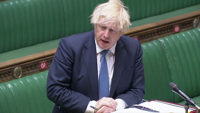 &copy; Reuters. El primer ministro británico, Boris Johnson, durante el debate semanal del turno de preguntas en el Parlamento en Londres, Reino Unido, 14 de julio de 2021, en esta captura de pantalla tomada de un vídeo. REUTERS/Reuters TV