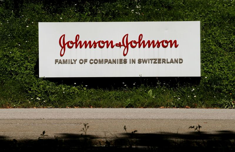 &copy; Reuters. FILE PHOTO: The logo of healthcare company Johnson & Johnson is seen in front of an office building in Zug, Switzerland July 20, 2016.     REUTERS/Arnd Wiegmann