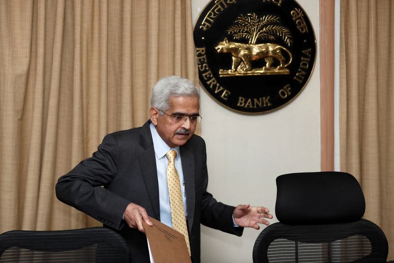 &copy; Reuters. FILE PHOTO: The Reserve Bank of India (RBI) Governor Shaktikanta Das arrives at a news conference after a monetary policy review in Mumbai, India, February 6, 2020. REUTERS/Francis Mascarenhas