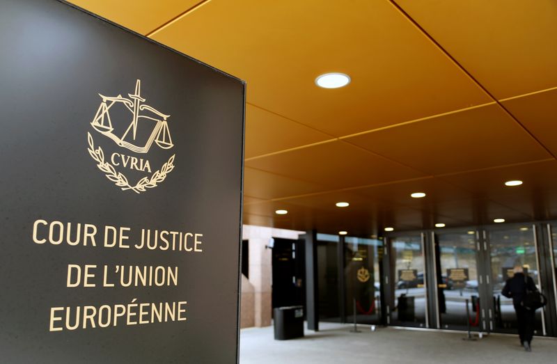 &copy; Reuters. FOTO DE ARCHIVO: La entrada del Tribunal de Justicia de la Unión Europea en Luxemburgo, el 26 de enero de 2017. REUTERS/Francois Lenoir