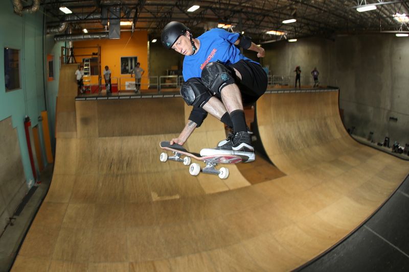 &copy; Reuters. Tony Hawk em pista de skate na Califórnia
08/05/2020
REUTERS/Mike Blake