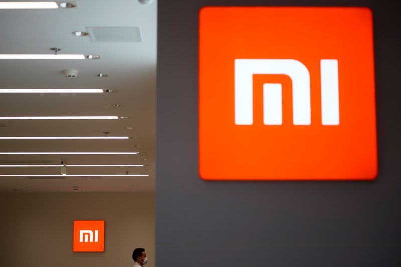 &copy; Reuters. The Xiaomi logo is seen at a Xiaomi shop, in Shanghai, China May 12, 2021. REUTERS/Aly Song