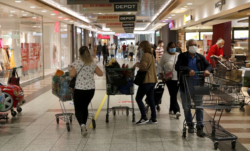 &copy; Reuters. Shopping center em Rhein, Alemanha
15/06/2020
     REUTERS/Arnd Wiegmann/File photo