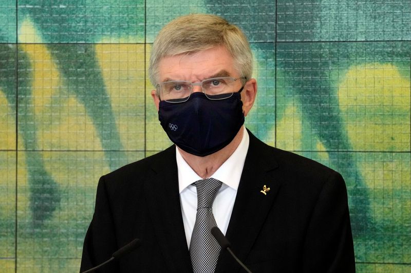 &copy; Reuters. Presidente do Comitê Olímpico Internacional (COI), Thomas Bach, durante visita a Hiroshima, no Japão
16/07/2021 Eugene Hoshiko/Pool via REUTERS