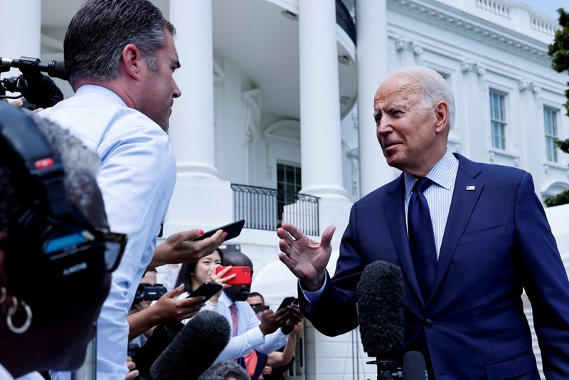 © Reuters. U.S. President Joe Biden talks to the media as he departs for a weekend visit to Camp David from the White House in Washington, U.S., July 16, 2021. REUTERS/Jonathan Ernst