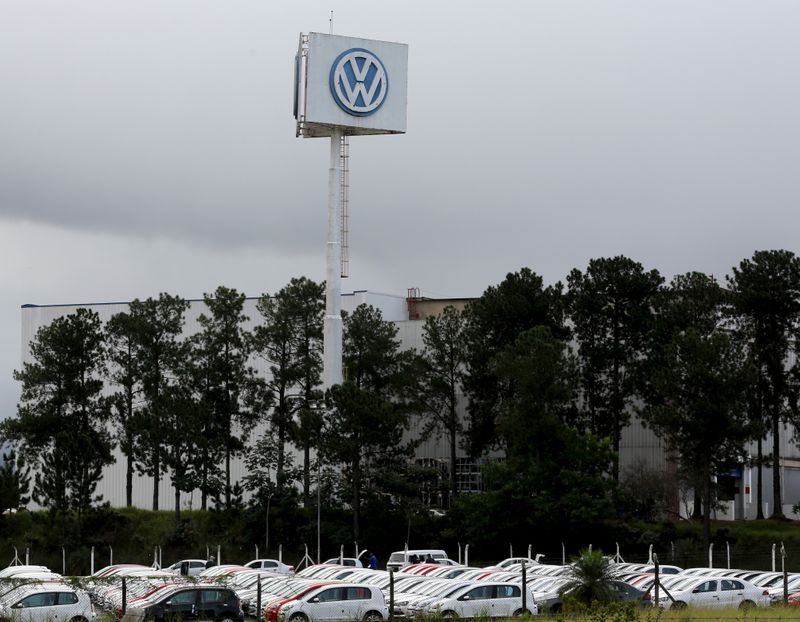 © Reuters. Fábrica da Volkswagen em Taubaté (SP) 
19/06/2015
REUTERS/Paulo Whitaker