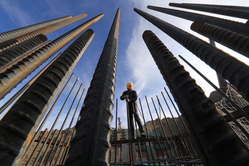 &copy; Reuters. Vergalhões de aço em obra em Hami, China 
08/06/2019
REUTERS/Stringer 