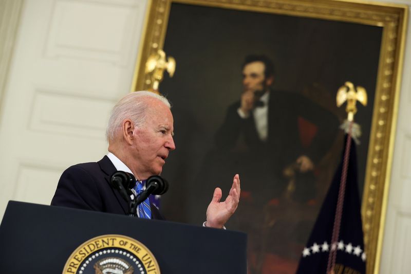 &copy; Reuters. Foto del lunes del Presidente de EEUU, Joe Biden, hablando en la Casa Blanca. 
Jul 19, 2021. REUTERS/Jonathan Ernst